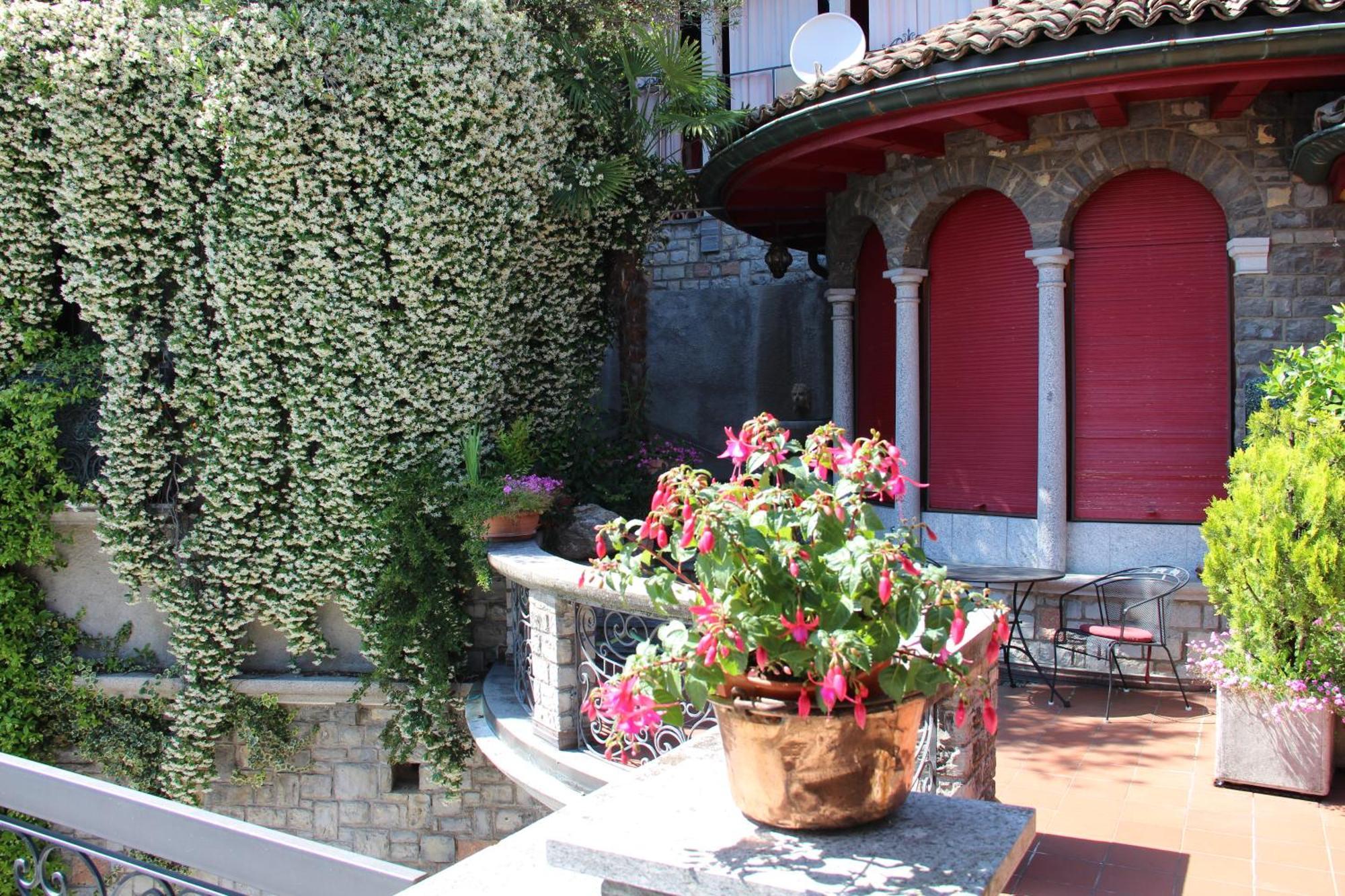 Barony Le Pergole Holiday Apartments لوغانو المظهر الخارجي الصورة
